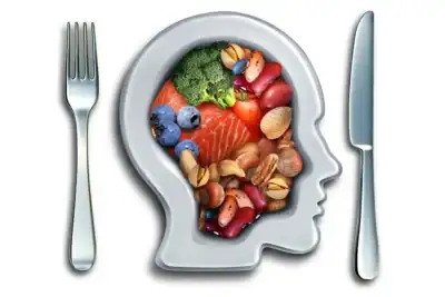 Brain-shaped plate with healthy foods symbolizing mental health and weight management.